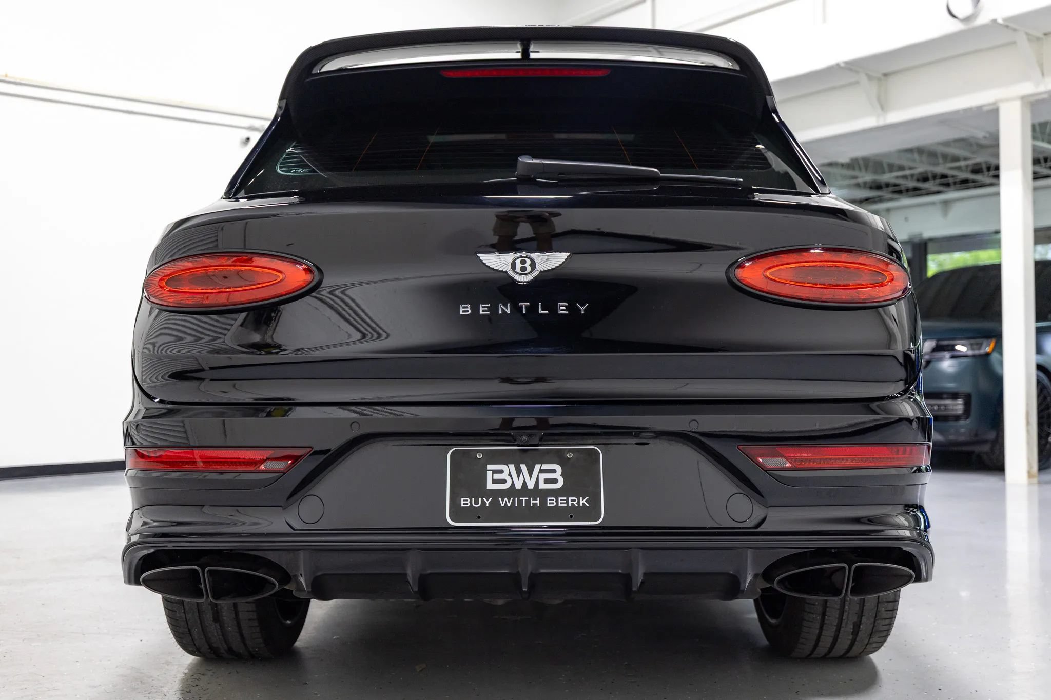 Used 2022 Bentley Bentayga AWD/4WD image 17
