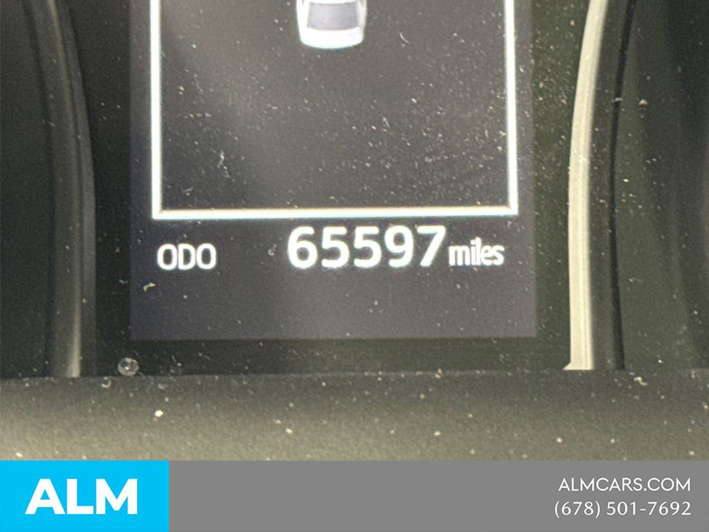 Used 2020 Toyota Camry LE FWD image 31