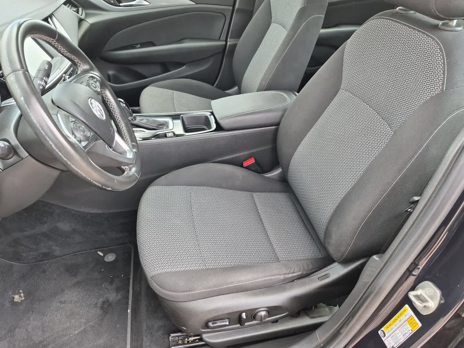 Used 2018 Buick Regal Preferred FWD image 16