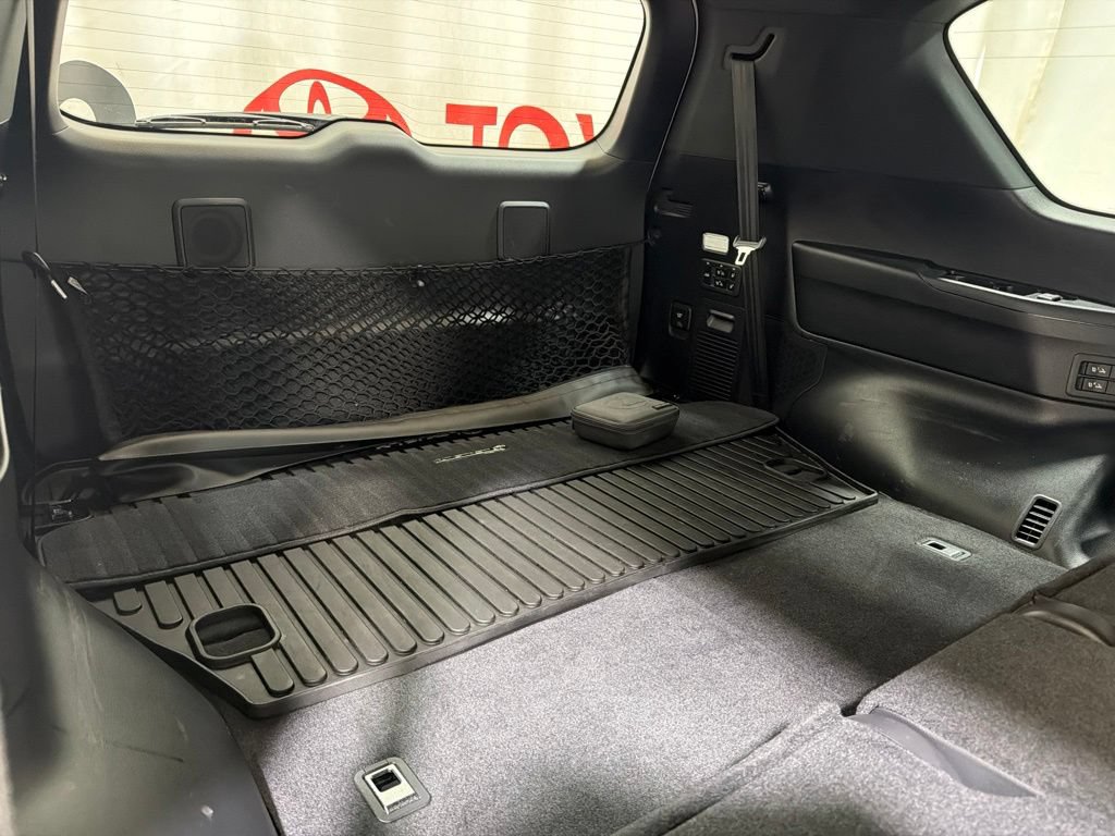 Used 2024 Lexus LX 600 4WD w/ Luxury Package image 15