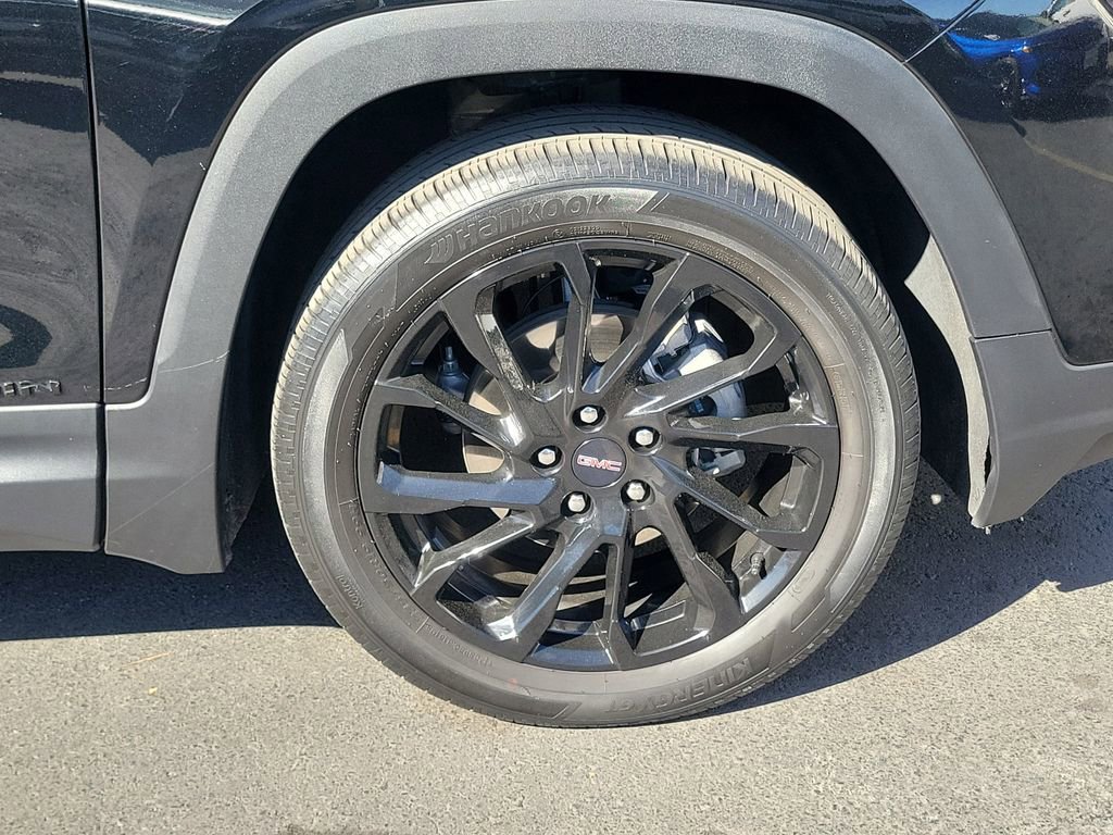 Used 2023 GMC Terrain SLE w/ Elevation Edition image 5