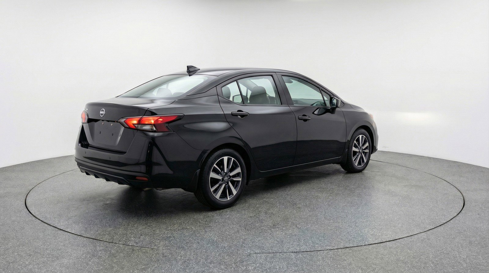Used 2025 Nissan Versa SV FWD image 9