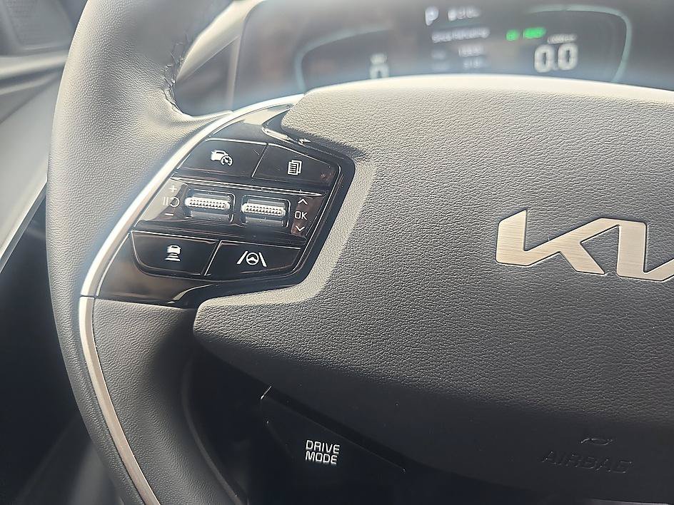 Used 2024 Kia Niro FWD image 21