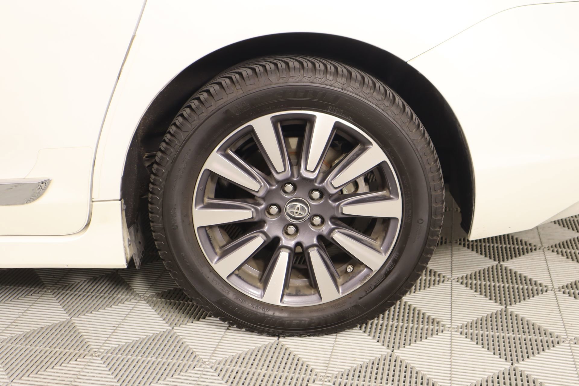 Used 2018 Toyota Sienna Limited Premium image 22