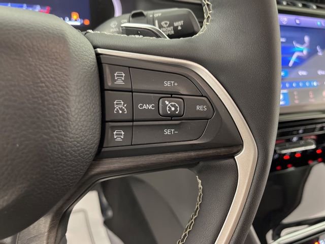 Used 2023 Jeep Grand Cherokee Limited image 22