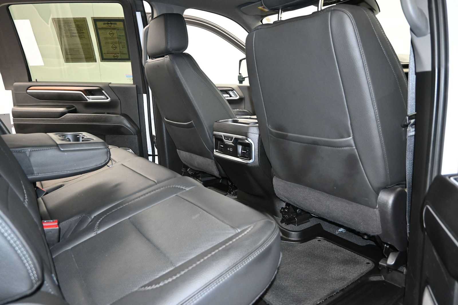 Used 2024 GMC Sierra 3500 Denali w/ Denali Reserve Package AWD/4WD image 26