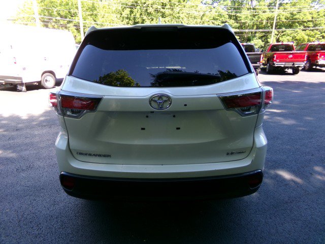 Used 2014 Toyota Highlander Plus AWD/4WD image 8