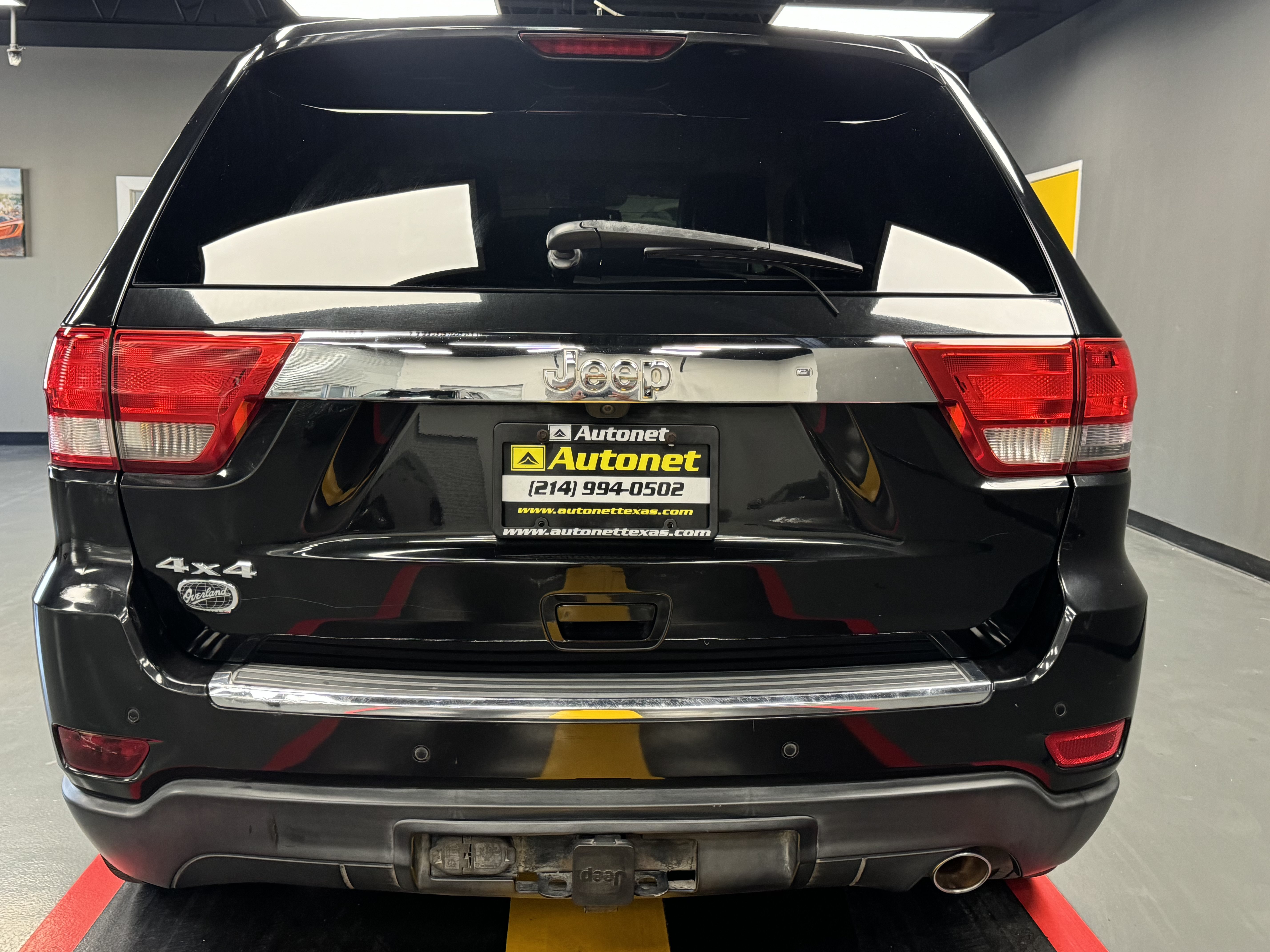 Used 2011 Jeep Grand Cherokee Overland Summit AWD/4WD image 5