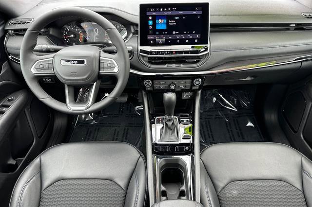 New 2026 Jeep Compass Latitude image 10