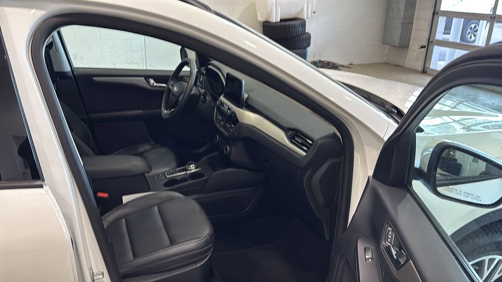 Used 2021 Ford Escape SEL image 13