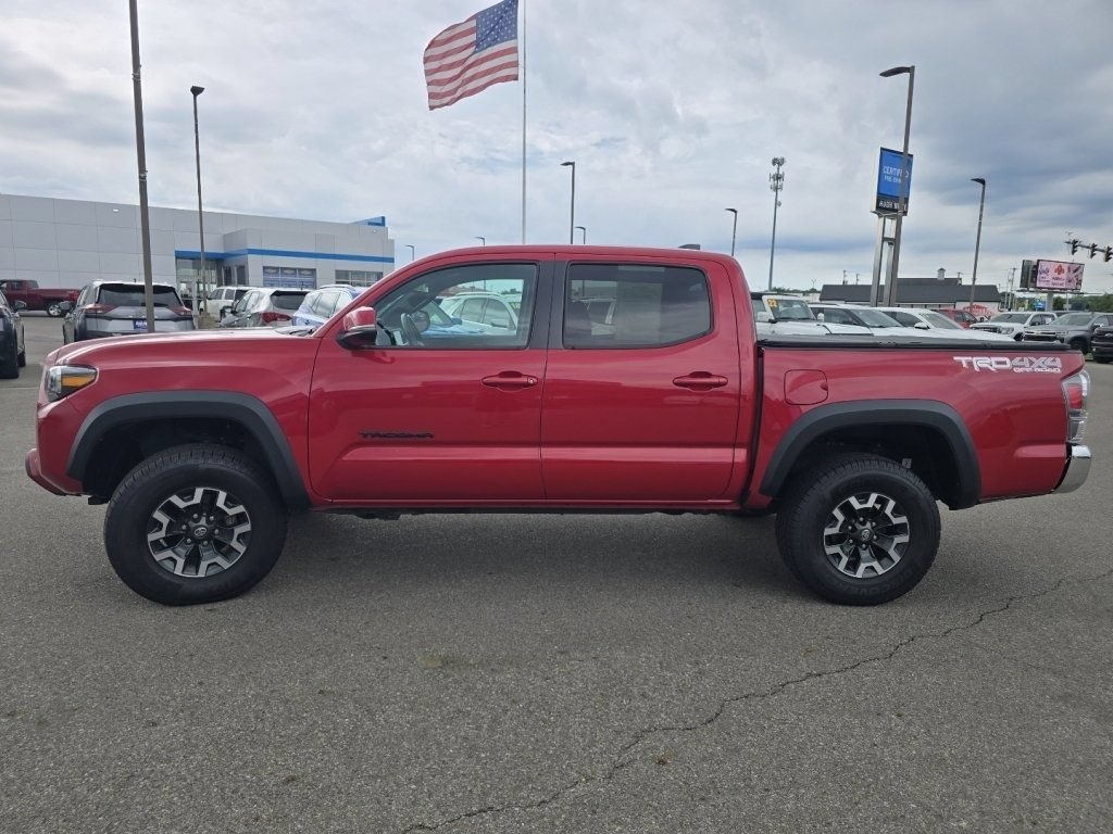 Used 2023 Toyota Tacoma TRD Off-Road AWD/4WD image 13