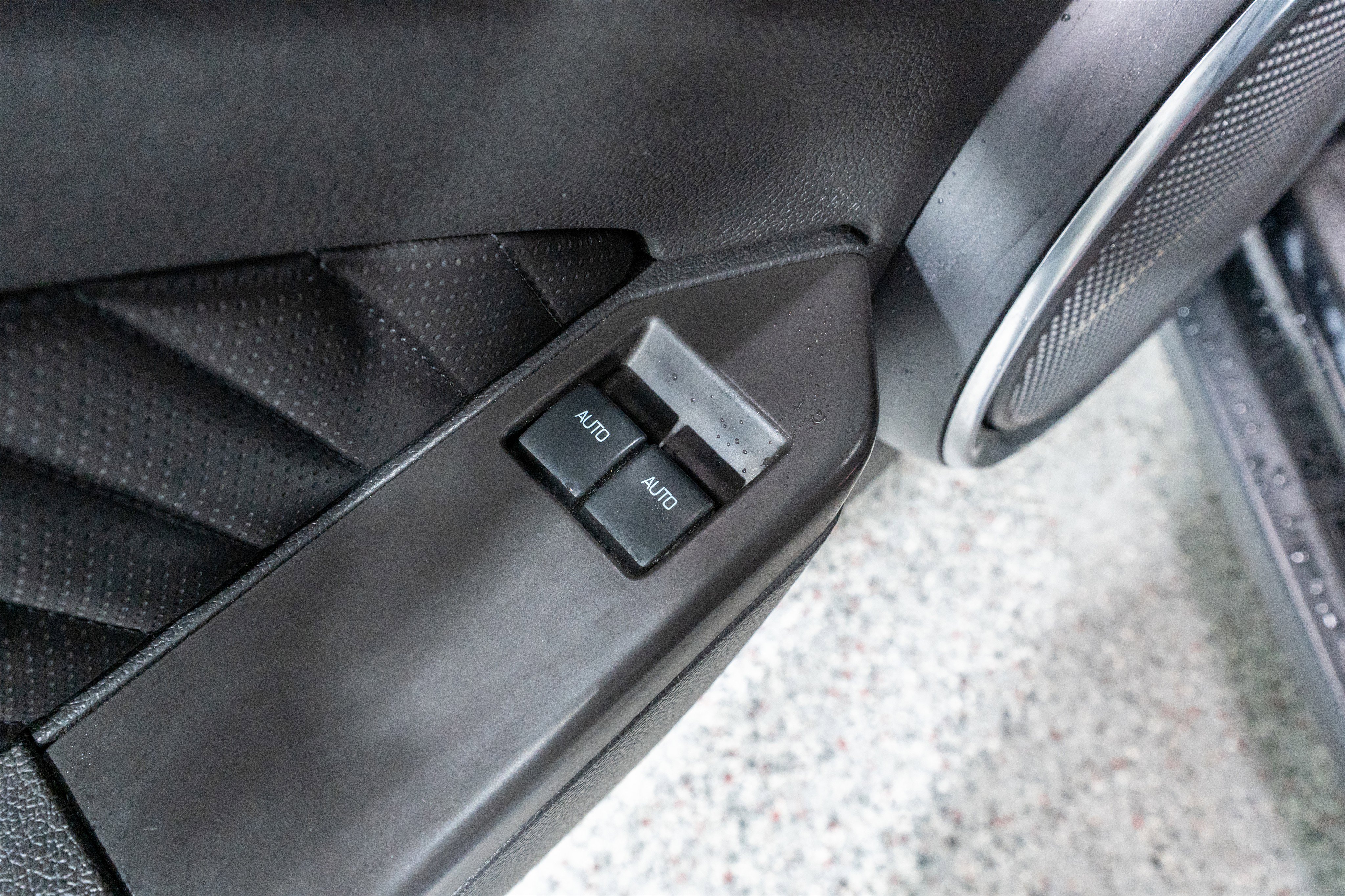 Used 2011 Ford Mustang Shelby GT500 w/ SVT Performance Pkg image 13