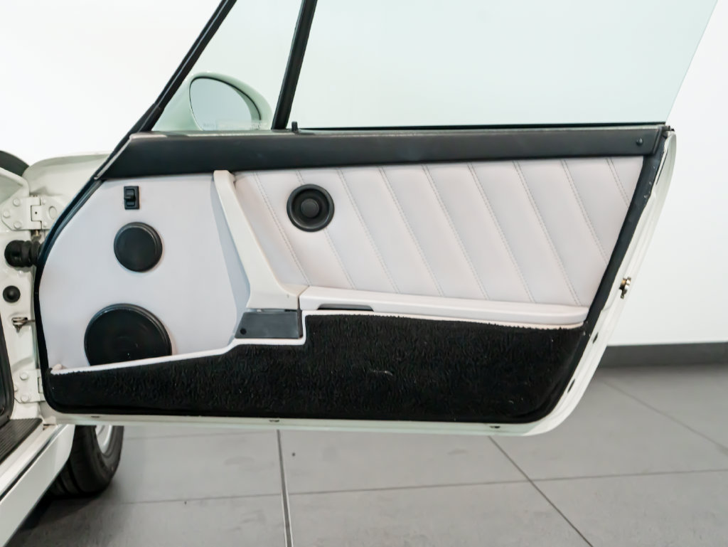 Used 1992 Porsche 911 Cabriolet image 19