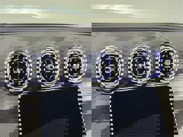 Used 2025 Mercedes-Benz GLC 350e GLC 350e image 38