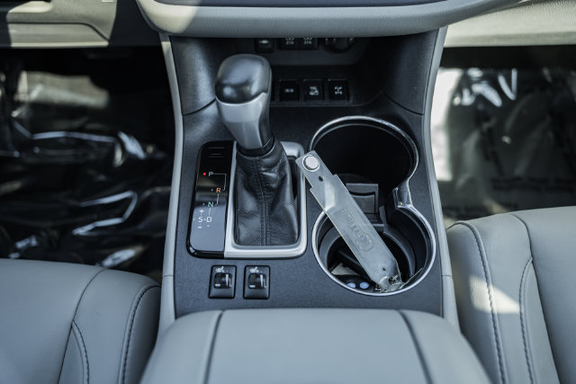 Used 2017 Toyota Highlander XLE AWD/4WD image 19