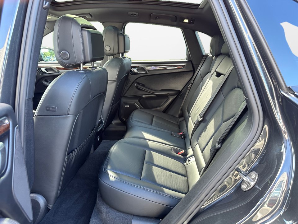 Used 2022 Porsche Macan AWD/4WD image 13