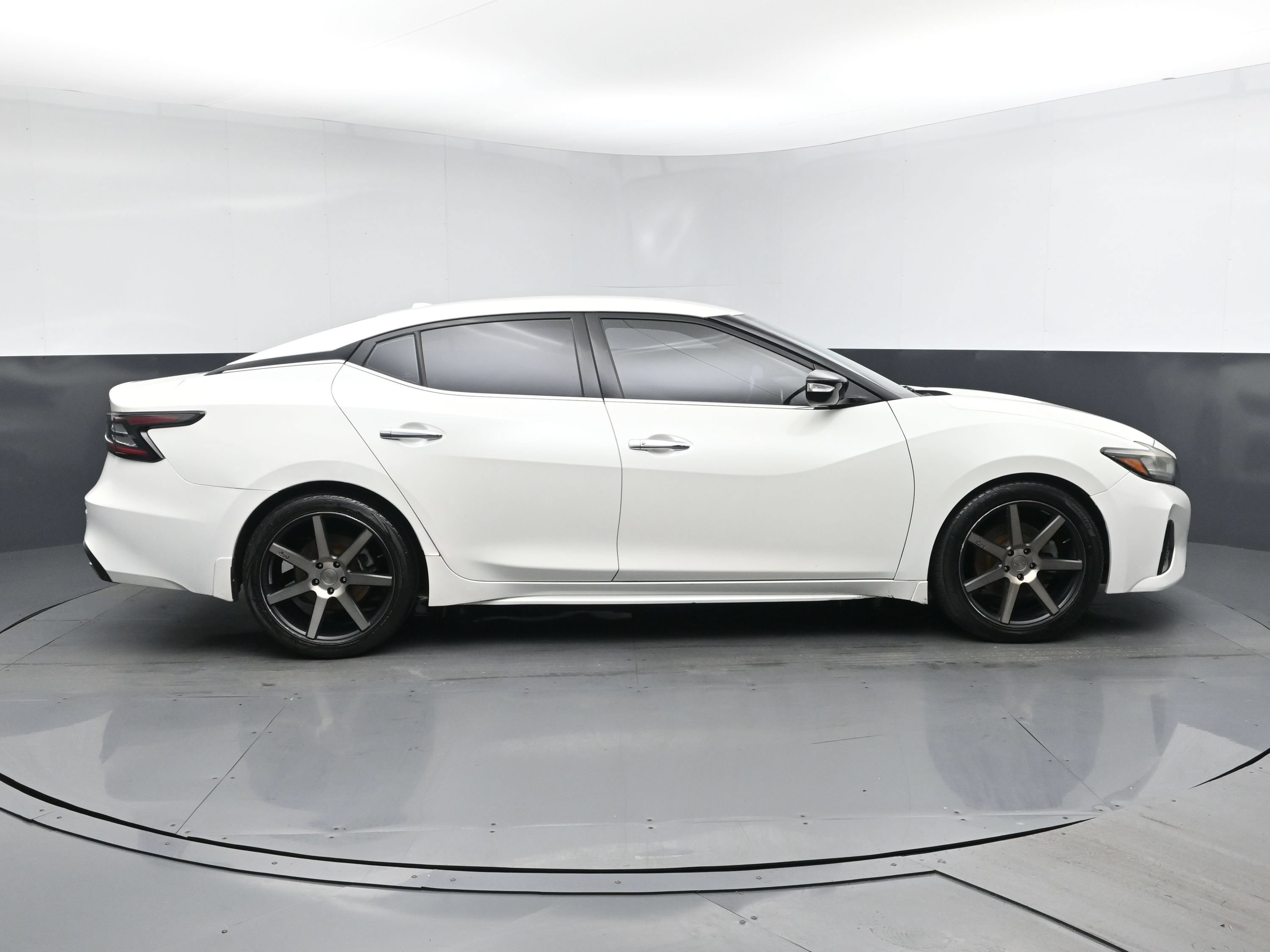Used 2020 Nissan Maxima 3.5 SV w/ Floor Mat Group FWD image 3