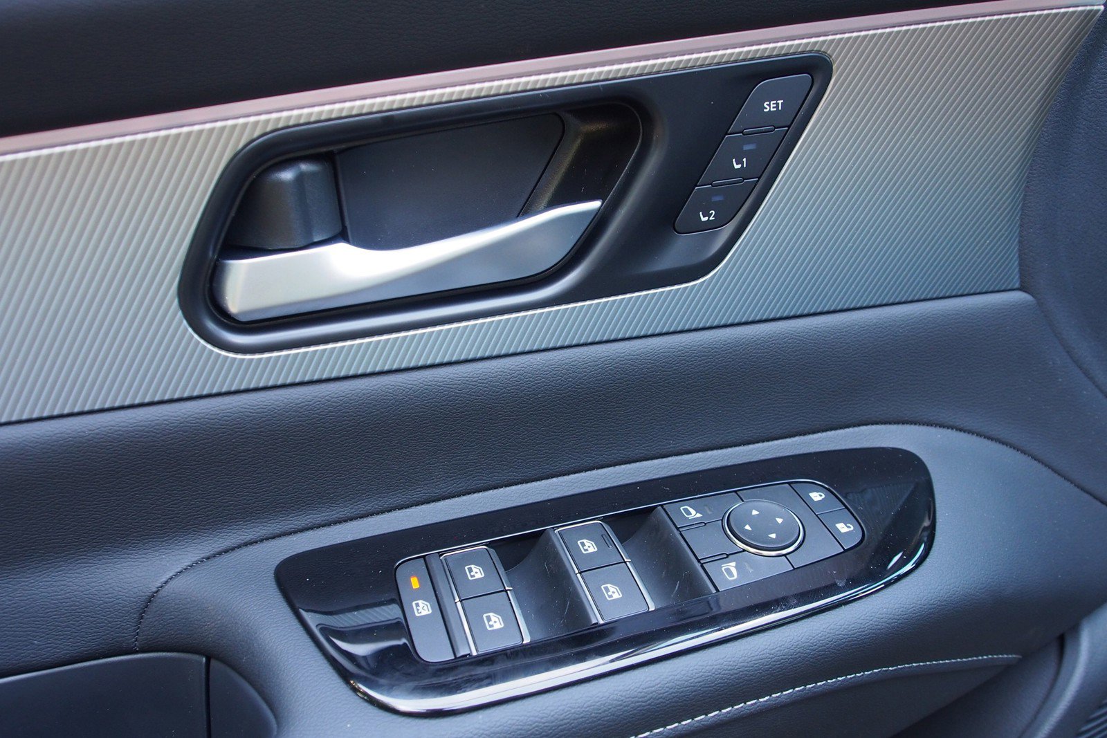 Used 2025 Nissan Murano SL w/ Cargo Package image 17