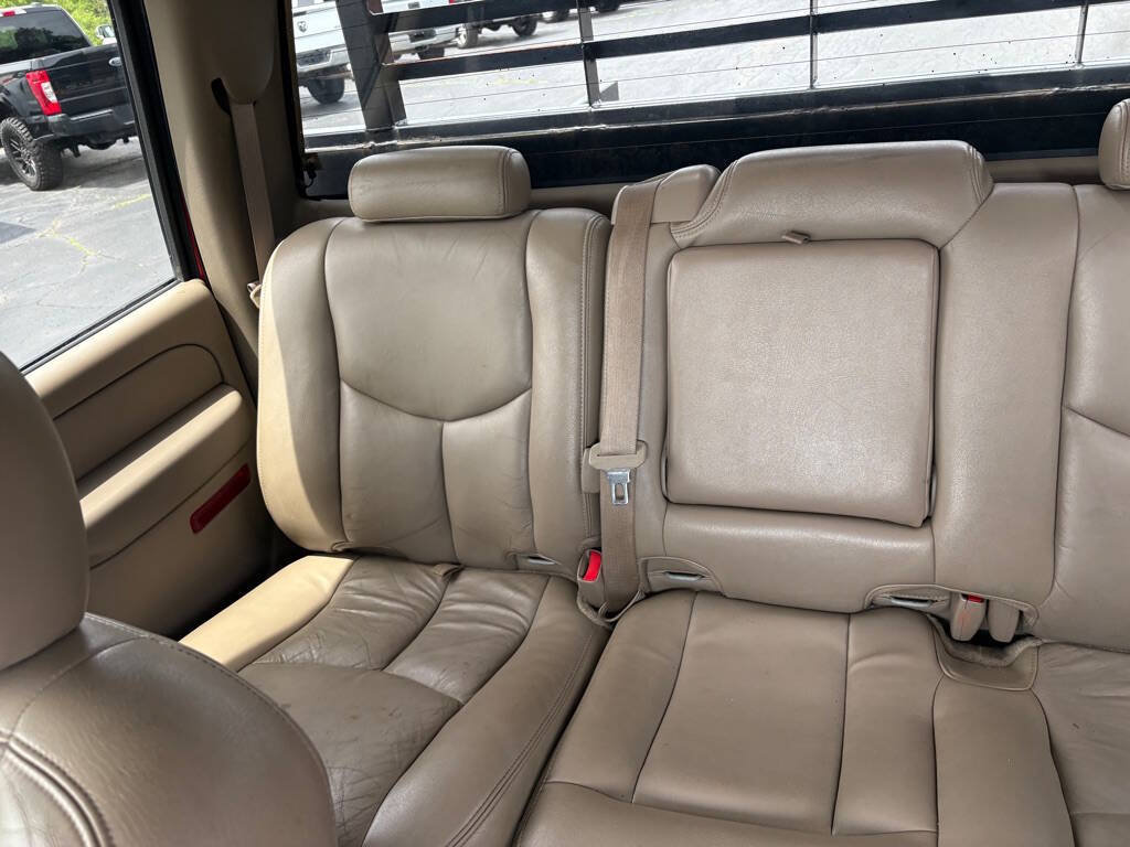 Used 2005 GMC Sierra 3500 SLT w/ Heavy-Duty Power Package AWD/4WD image 16