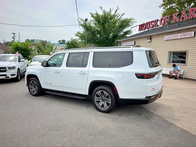 Used 2024 Jeep Wagoneer L Series II RWD image 2