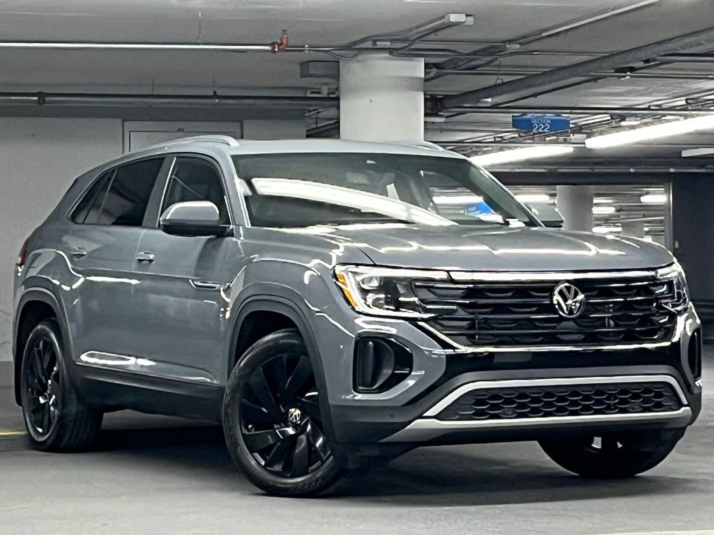 Used 2024 Volkswagen Atlas Cross Sport SE w/ Panoramic Sunroof Package video 2