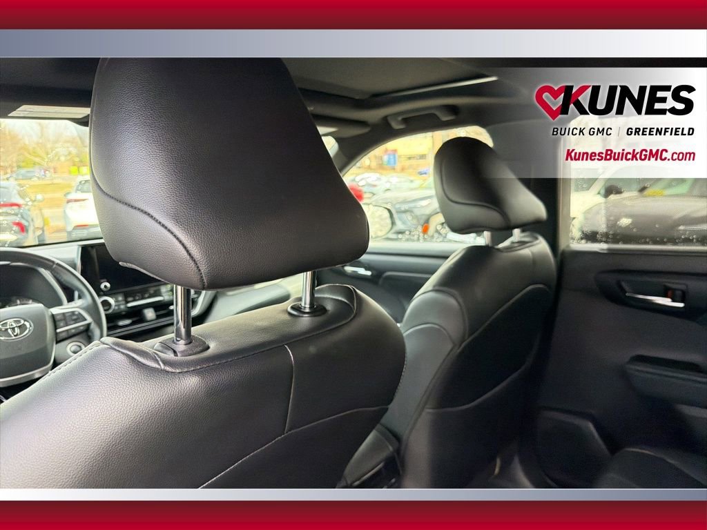 Used 2024 Toyota Highlander XSE image 35
