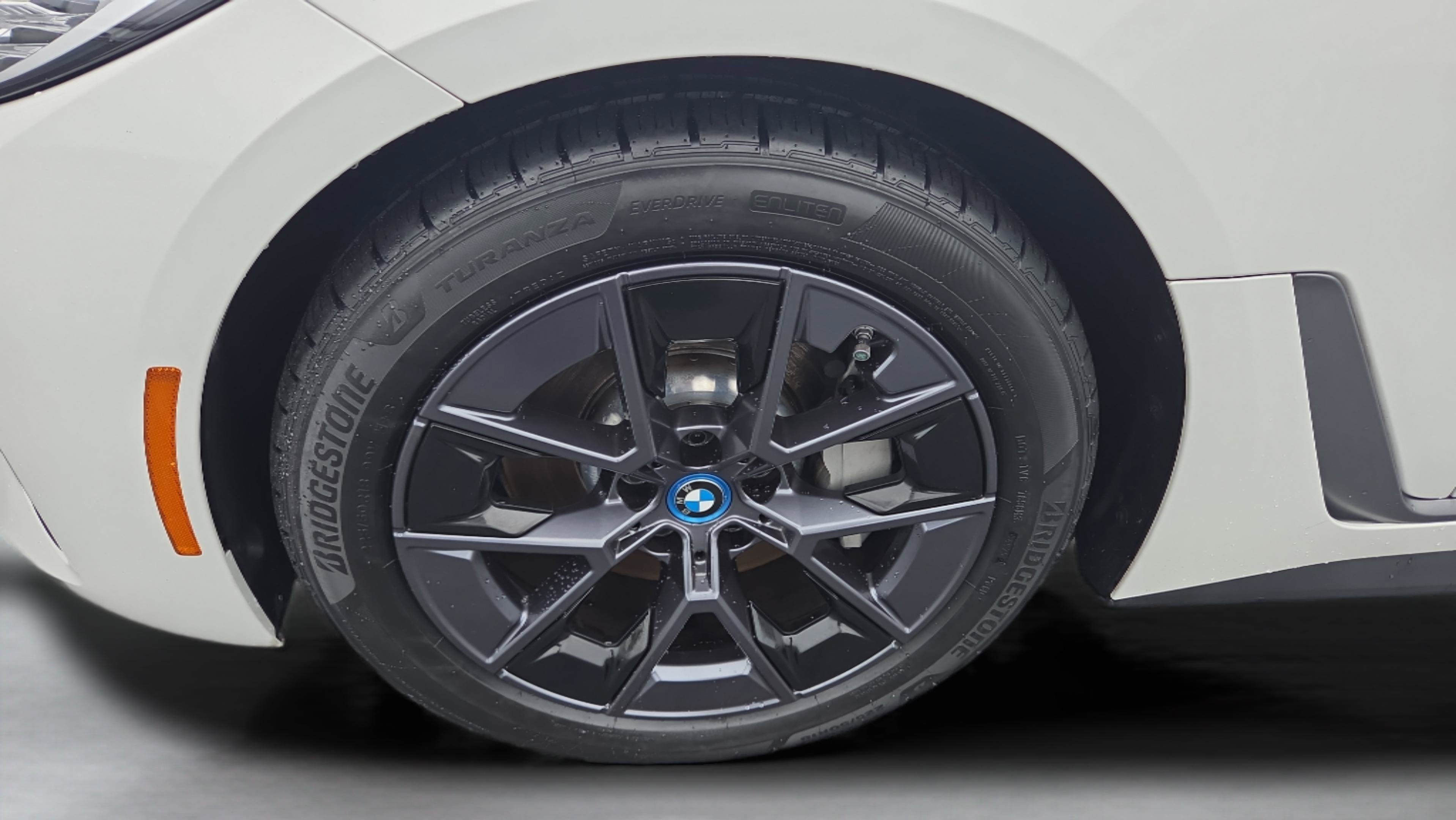 Certified 2022 BMW i4 eDrive40 RWD image 41