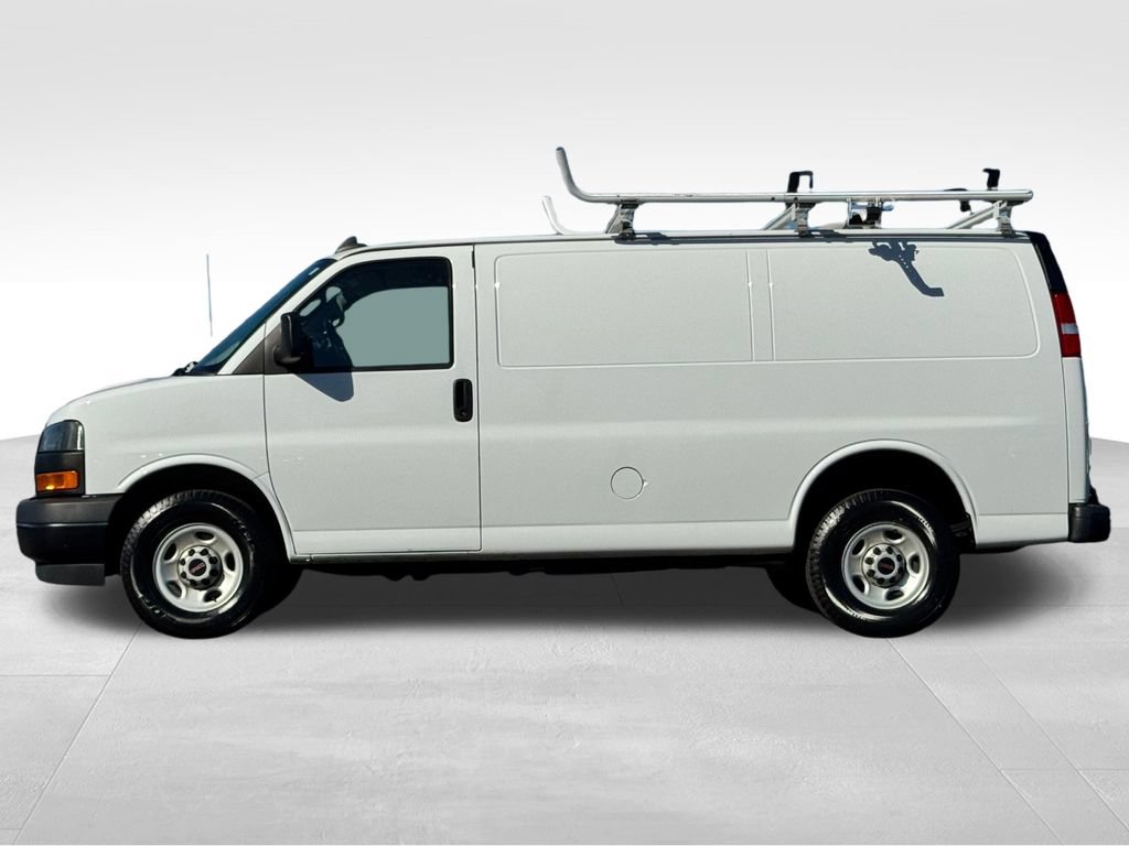 Used 2023 GMC Savana 2500 w/ Driver Convenience Package RWD image 4