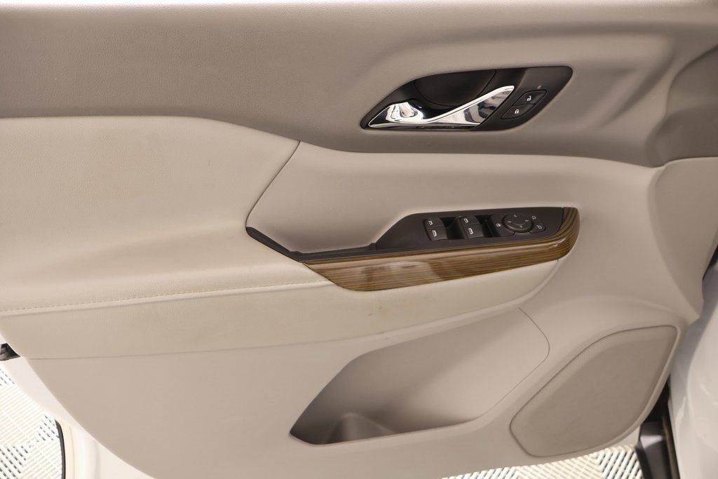 Used 2018 GMC Acadia SLE image 15