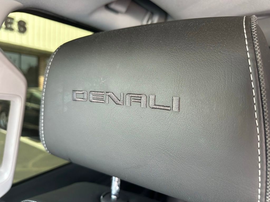 Used 2018 GMC Yukon Denali w/ Denali Ultimate Package image 24