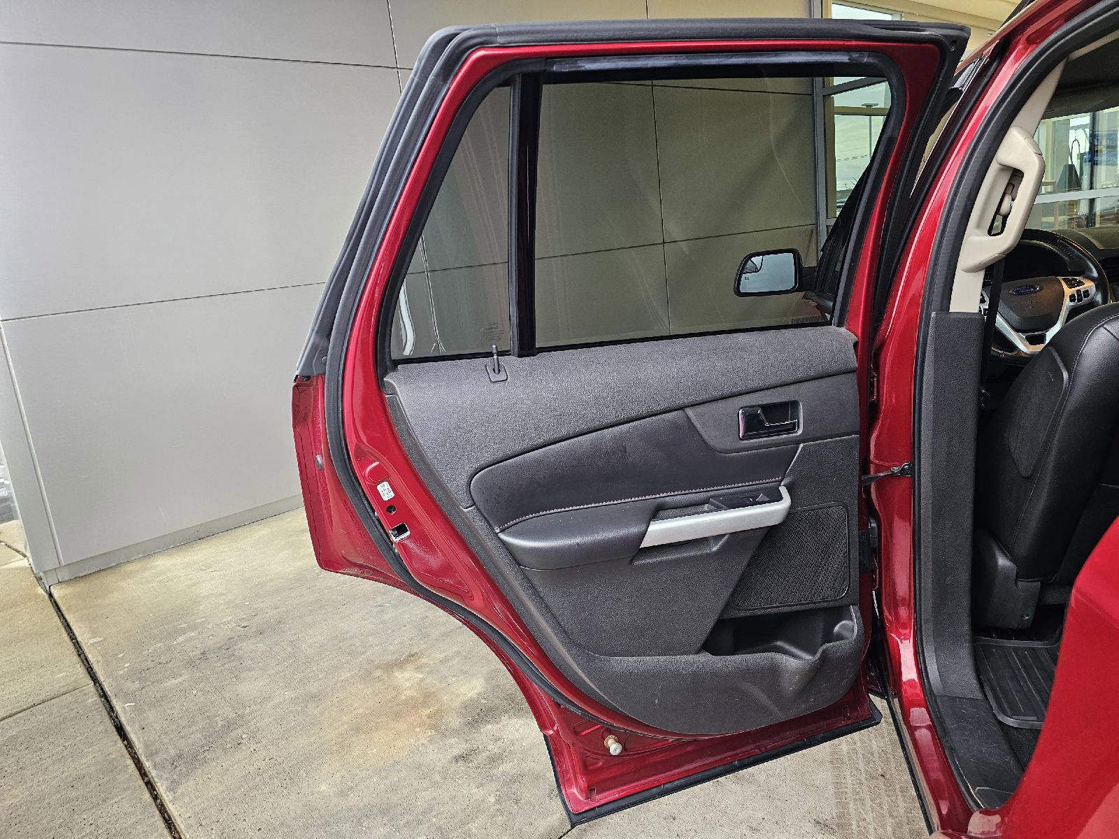 Used 2013 Ford Edge SEL image 16