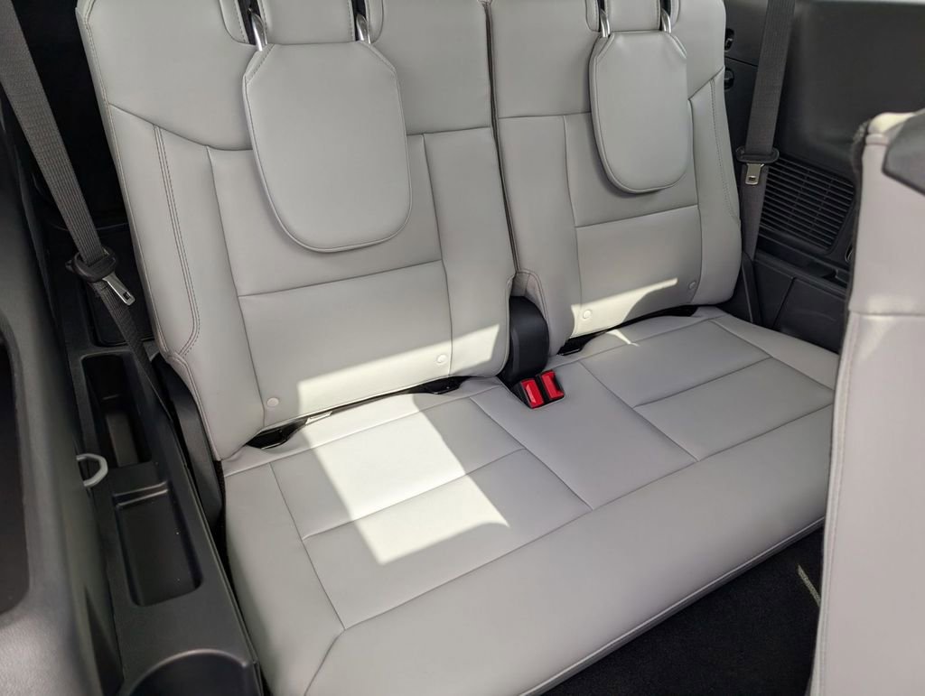 New 2025 Ford Explorer Active w/ Active Comfort Package image 51