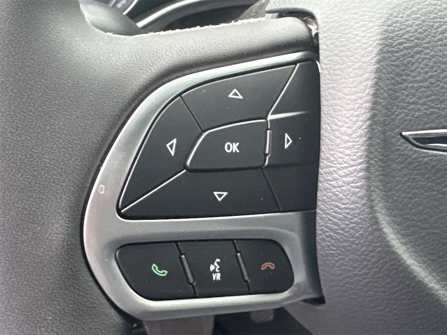 New 2025 Chrysler Pacifica Select image 29