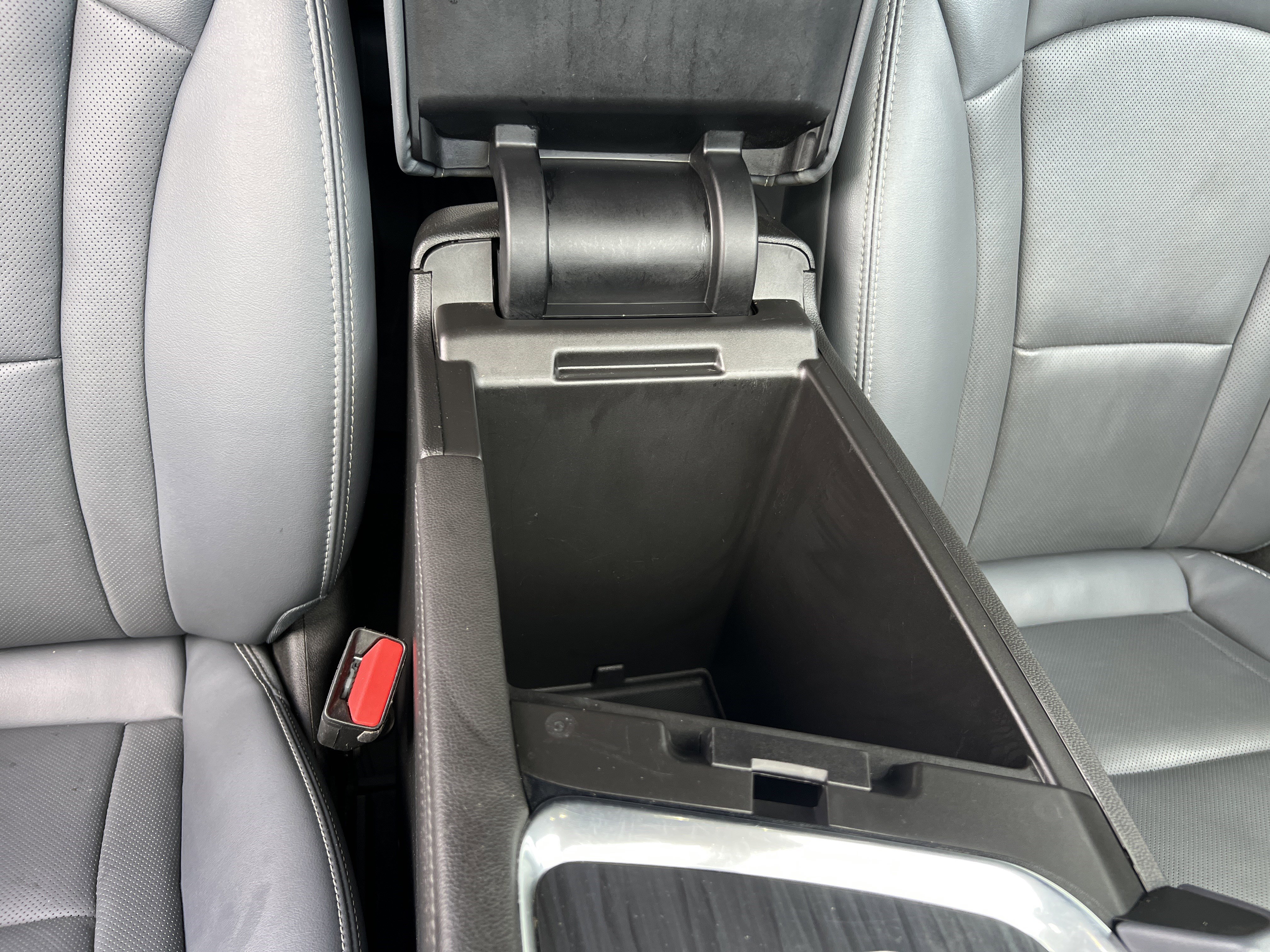 Used 2023 Buick Enclave Premium image 28