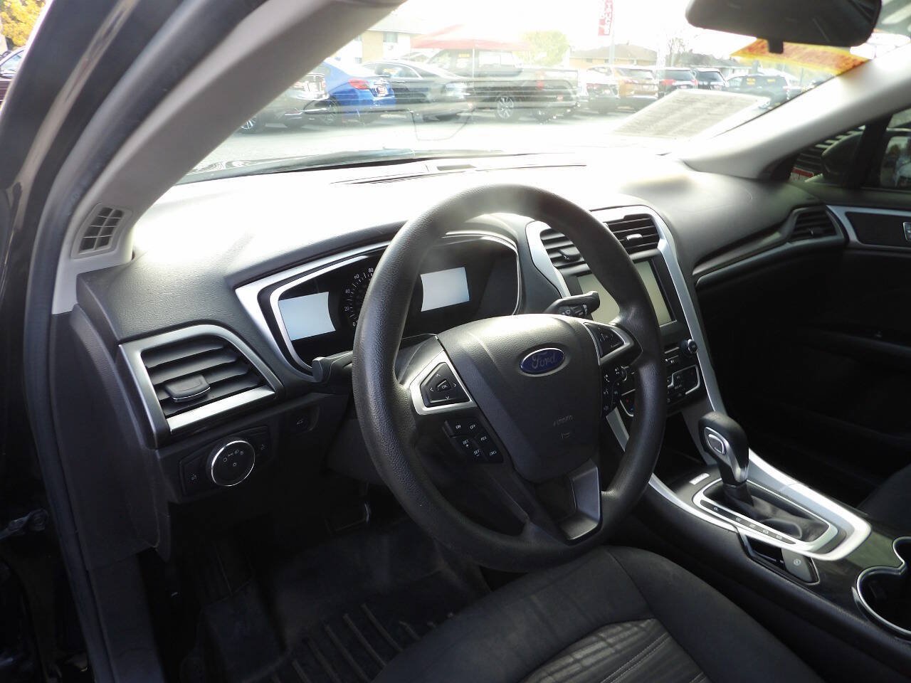 Used 2016 Ford Fusion SE FWD image 6