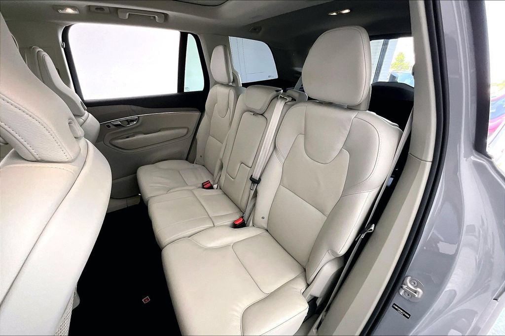 Certified 2025 Volvo XC90 B5 Plus w/ Protection Package Premier AWD/4WD image 36
