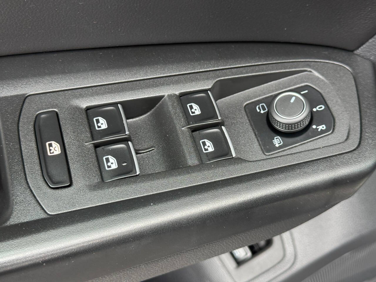 Used 2018 Volkswagen Atlas SEL Premium AWD/4WD image 13