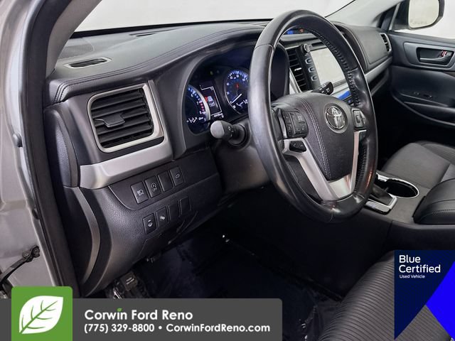 Used 2018 Toyota Highlander Plus w/ Preferred Accessory Package AWD/4WD image 13