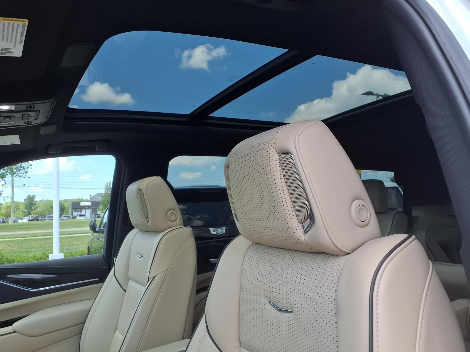 Used 2024 Cadillac Escalade Premium Luxury w/ LPO, Floor Liner Package AWD/4WD image 20