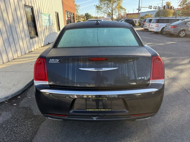 Used 2016 Chrysler 300 C Platinum w/ Safetytec Plus Group image 4