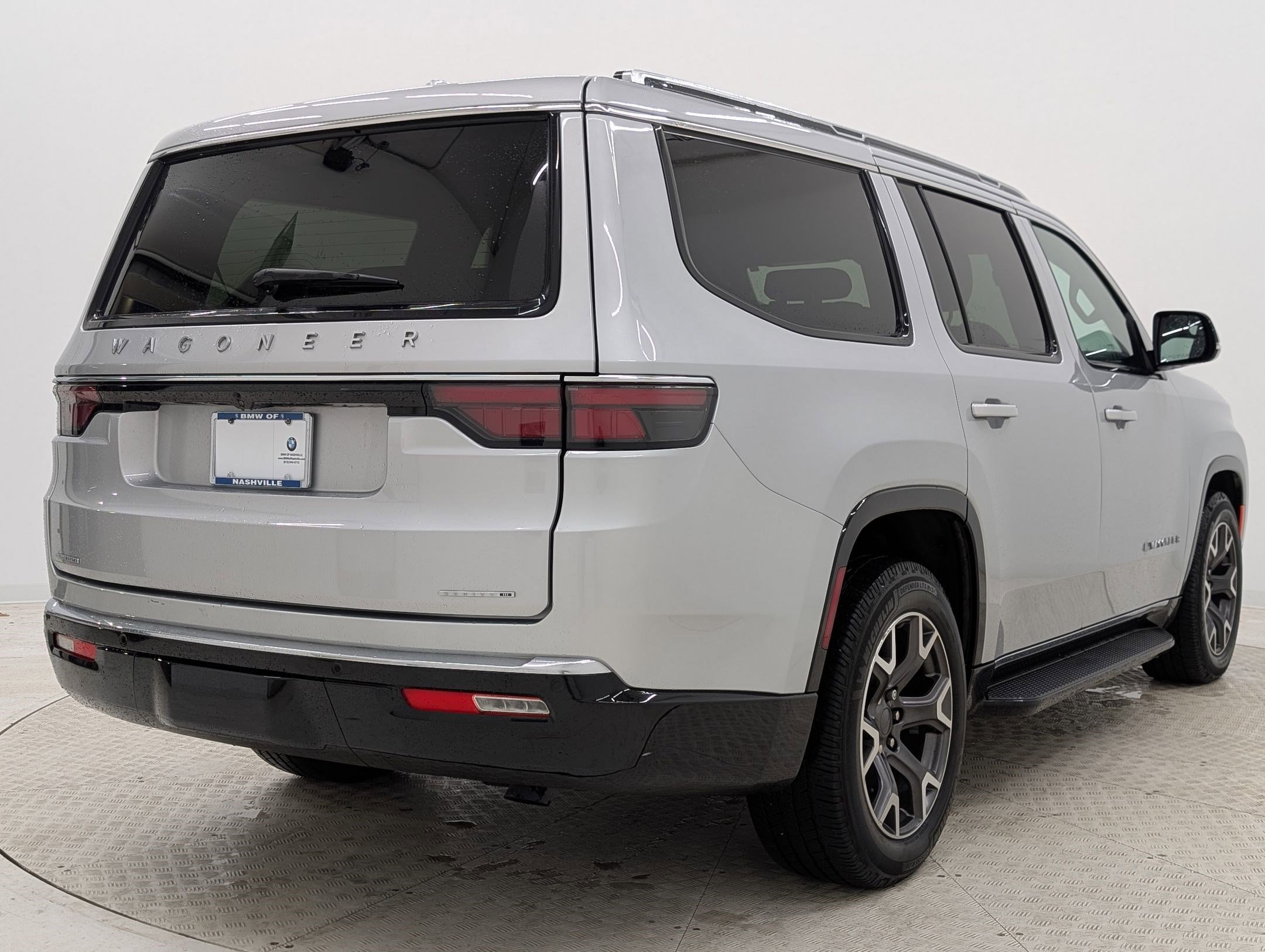 Used 2023 Jeep Wagoneer Series III w/ Preferred Equipment Group image 9