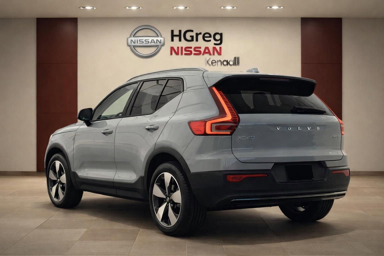 Used 2026 Volvo XC40 B5 Plus AWD/4WD image 2