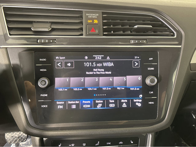 Used 2022 Volkswagen Tiguan SE image 7