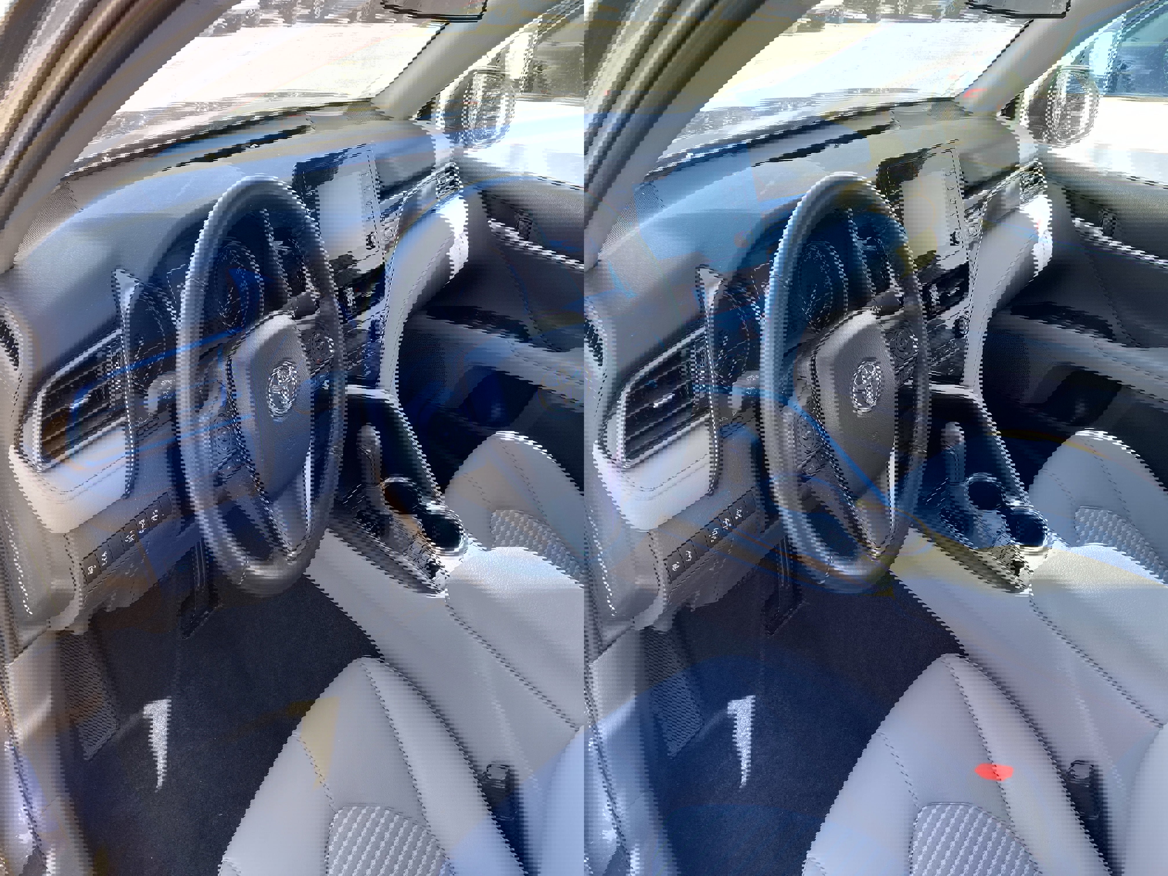 Used 2024 Toyota Camry SE image 9