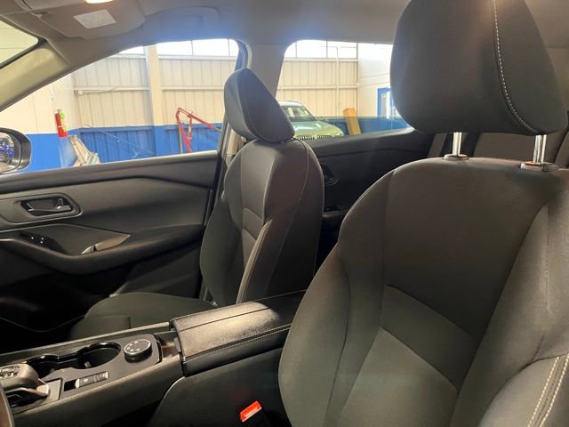 Used 2024 Nissan Rogue S image 23