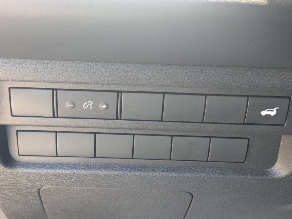 Used 2025 Mitsubishi Outlander SE FWD image 17