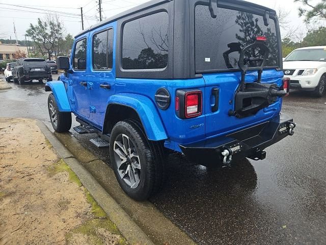 Used 2024 Jeep Wrangler Unlimited w/ Convenience Group image 8