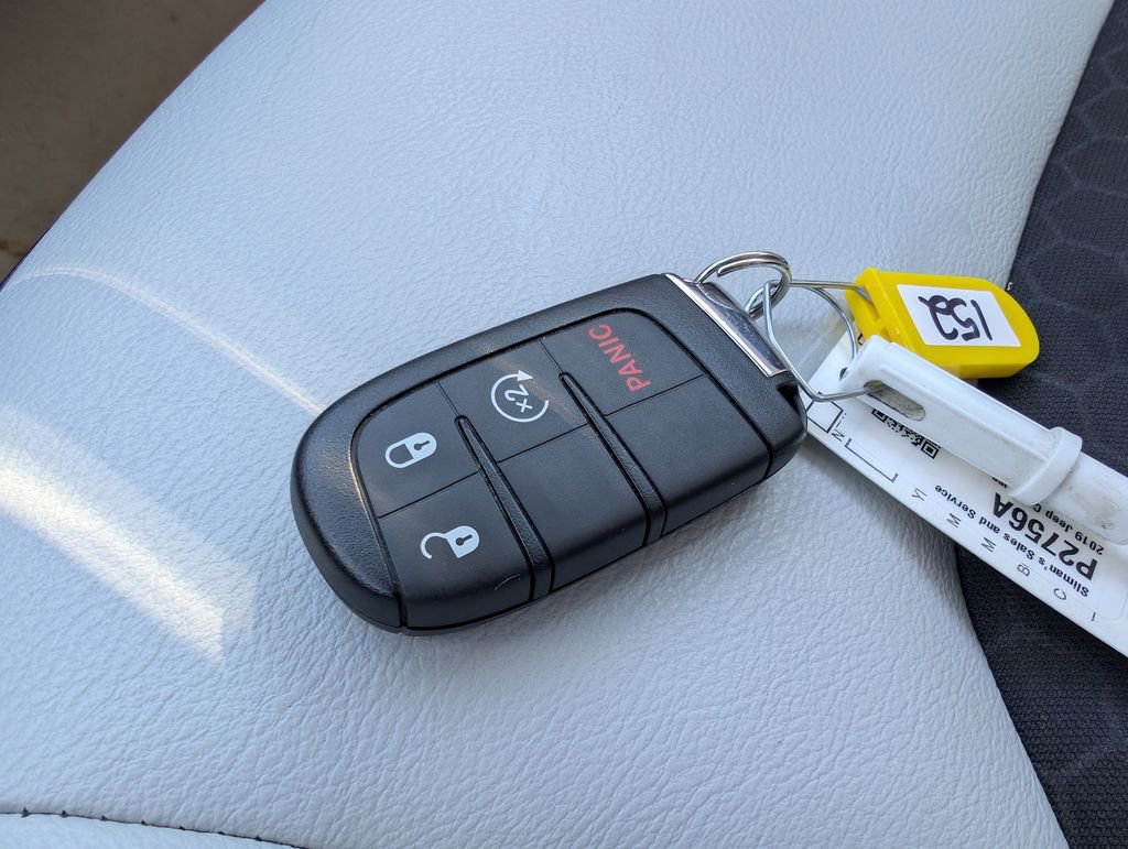 Used 2019 Jeep Compass Latitude w/ Cold Weather Group image 2