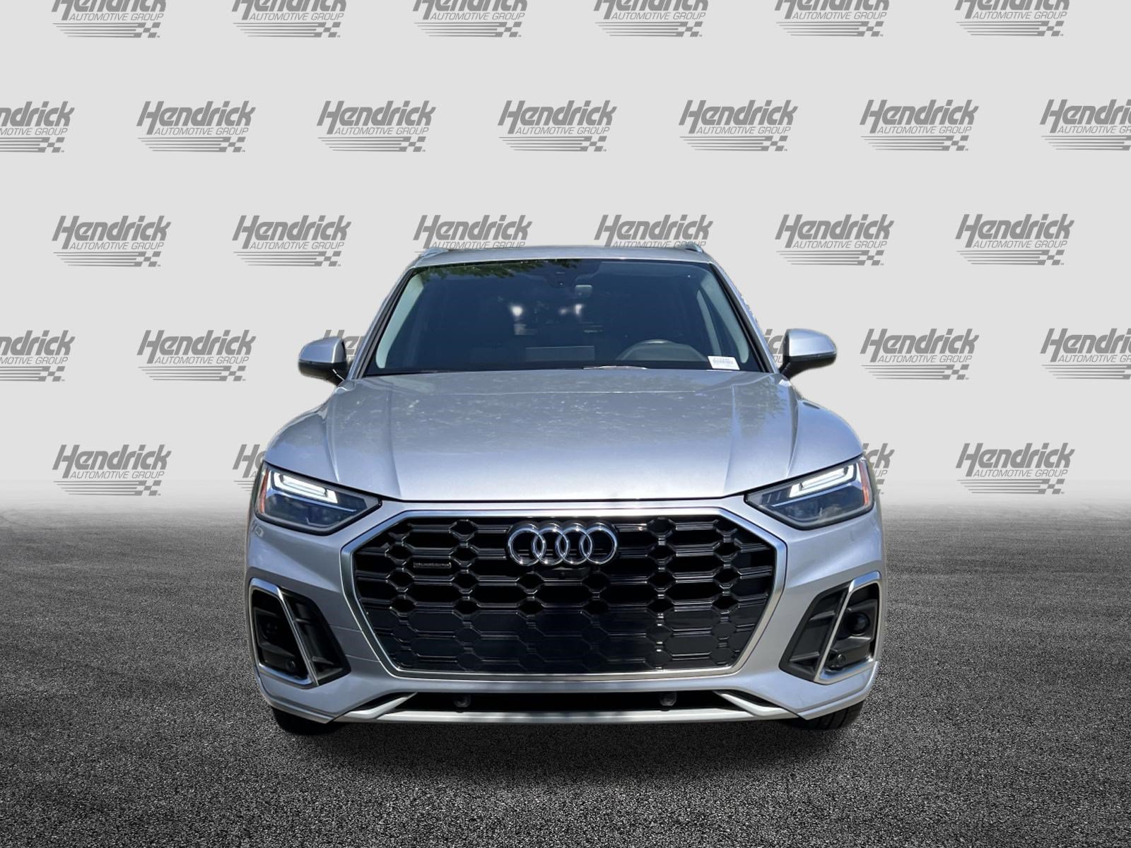 Certified 2023 Audi Q5 2.0T Premium Plus w/ Premium Plus Package AWD/4WD image 2