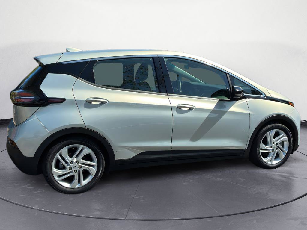 Used 2023 Chevrolet Bolt LT FWD image 6